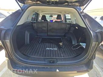 2024 Toyota RAV4 XLE - miniatura 11