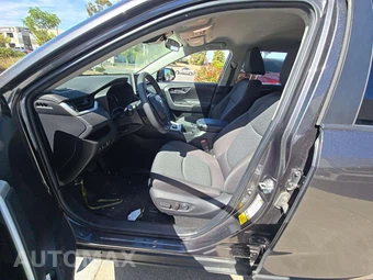 2024 Toyota RAV4 XLE - miniatura 3