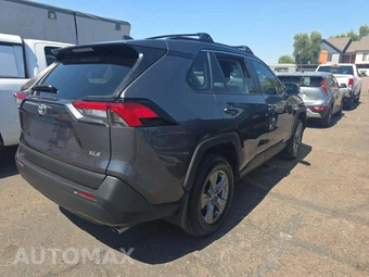 2024 Toyota RAV4 XLE - miniatura 3