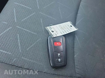 2024 Toyota RAV4 XLE - miniatura 8