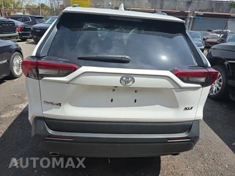 2024 Toyota RAV4 XLE - miniatura 5