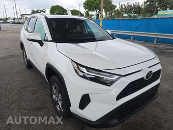 2024 Toyota RAV4 XLE - miniatura 3
