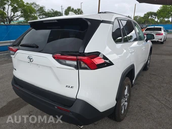 2024 Toyota RAV4 XLE - miniatura 4