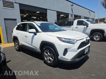 2024 Toyota RAV4 XLE - miniatura 3