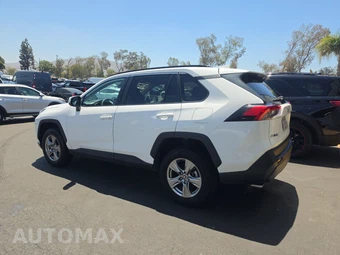2024 Toyota RAV4 XLE - miniatura 6
