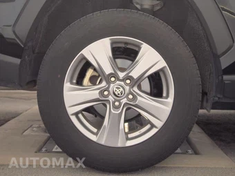 2024 Toyota RAV4 XLE - miniatura 11