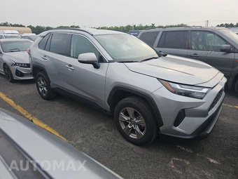 2024 Toyota RAV4 XLE - miniatura 3