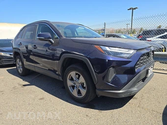 2024 Toyota RAV4 XLE - miniatura 3