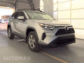 2024 Toyota RAV4 XLE – miniatura 3