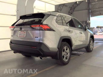 2024 Toyota RAV4 XLE – miniatura 4
