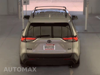 2024 Toyota RAV4 XLE – miniatura 5