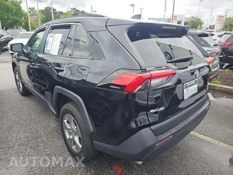 2024 Toyota RAV4 XLE - miniatura 2