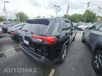 2024 Toyota RAV4 XLE - miniatura 3