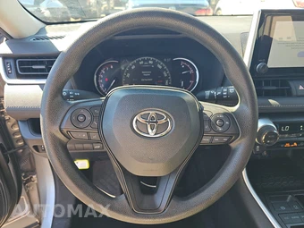 2024 Toyota RAV4 XLE – miniatura 10