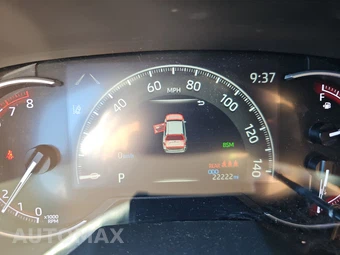 2024 Toyota RAV4 XLE – miniatura 12