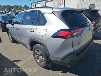 2024 Toyota RAV4 XLE – miniatura 6