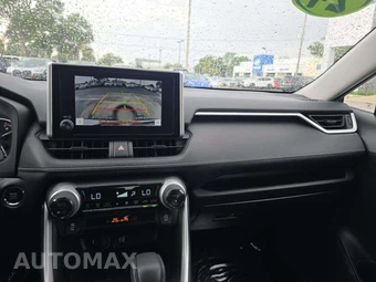 2024 Toyota RAV4 XLE - miniatura 10