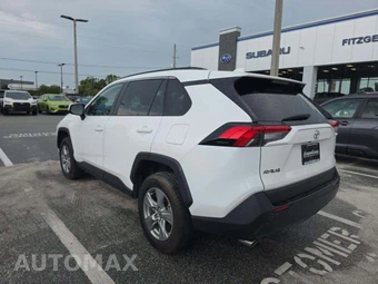 2024 Toyota RAV4 XLE - miniatura 2