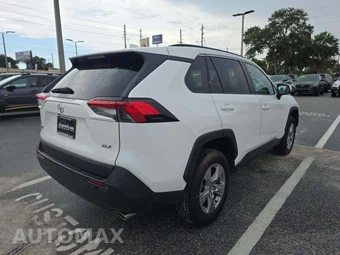 2024 Toyota RAV4 XLE - miniatura 3