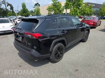 2024 Toyota RAV4 XLE - miniatura 3