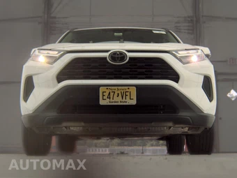 2024 Toyota RAV4 XLE – miniatura 3