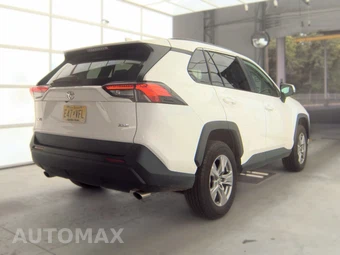 2024 Toyota RAV4 XLE – miniatura 5