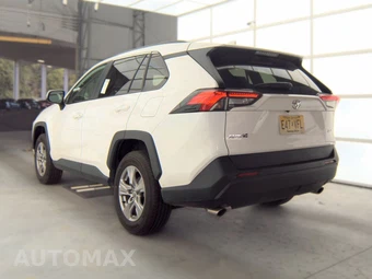 2024 Toyota RAV4 XLE – miniatura 8