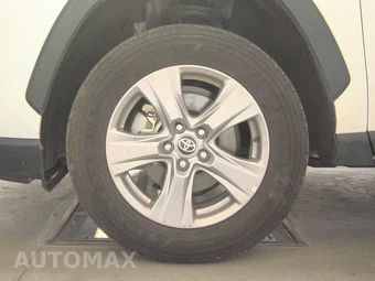 2024 Toyota RAV4 XLE – miniatura 9