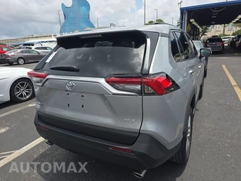 2024 Toyota RAV4 XLE – miniatura 4
