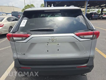 2024 Toyota RAV4 XLE – miniatura 5
