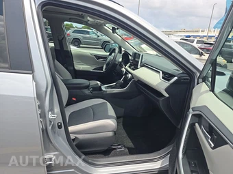 2024 Toyota RAV4 XLE – miniatura 8