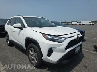 2024 Toyota RAV4 XLE - miniatura 3