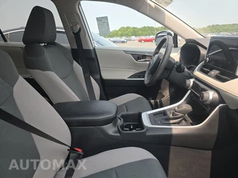 2024 Toyota RAV4 XLE - miniatura 8