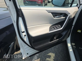 2024 Toyota RAV4 XLE - miniatura 9