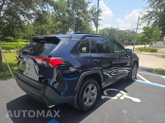 2024 Toyota RAV4 XLE - miniatura 3