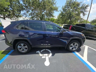 2024 Toyota RAV4 XLE - miniatura 4