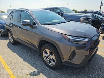 2024 Toyota RAV4 XLE - miniatura 3
