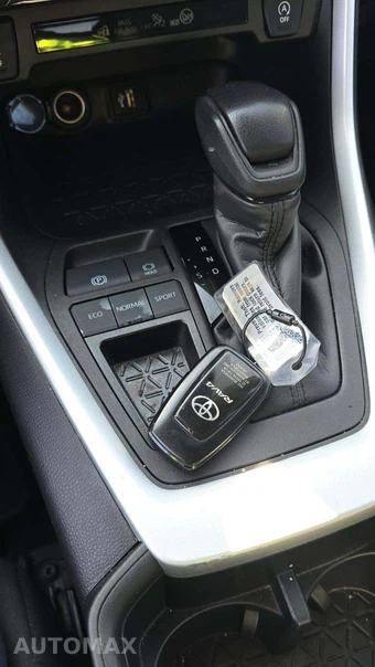 2024 Toyota RAV4 XLE – miniatura 21