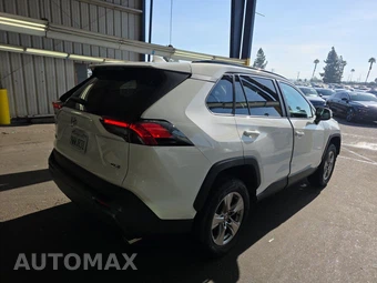 2024 Toyota RAV4 XLE – miniatura 4