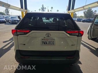 2024 Toyota RAV4 XLE – miniatura 5