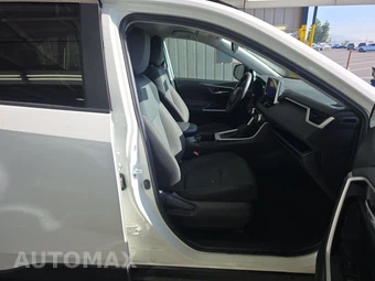 2024 Toyota RAV4 XLE – miniatura 8