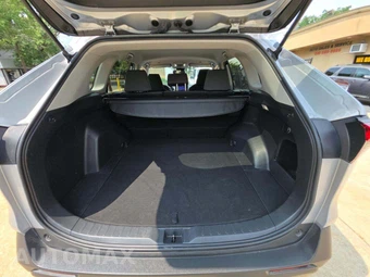 2024 Toyota RAV4 XLE - miniatura 11
