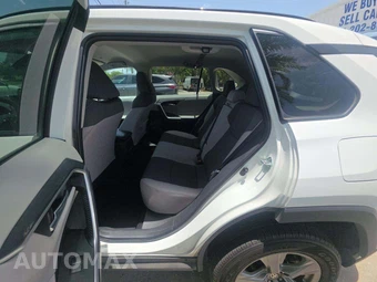 2024 Toyota RAV4 XLE - miniatura 13