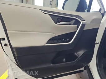 2024 Toyota RAV4 XLE - miniatura 9