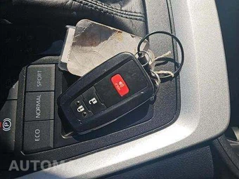2024 Toyota RAV4 XLE – miniatura 8