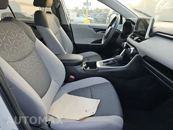 2024 Toyota RAV4 XLE - miniatura 8