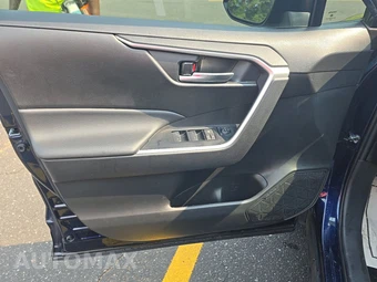 2024 Toyota RAV4 XLE - miniatura 9