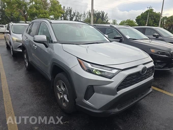 2024 Toyota RAV4 XLE - miniatura 3
