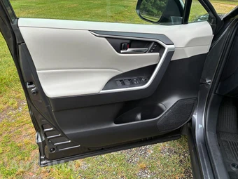 2024 Toyota RAV4 XLE Premium - miniatura 12