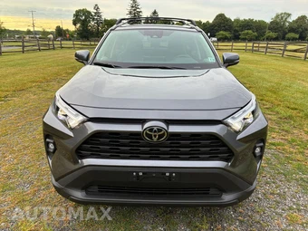 2024 Toyota RAV4 XLE Premium - miniatura 2